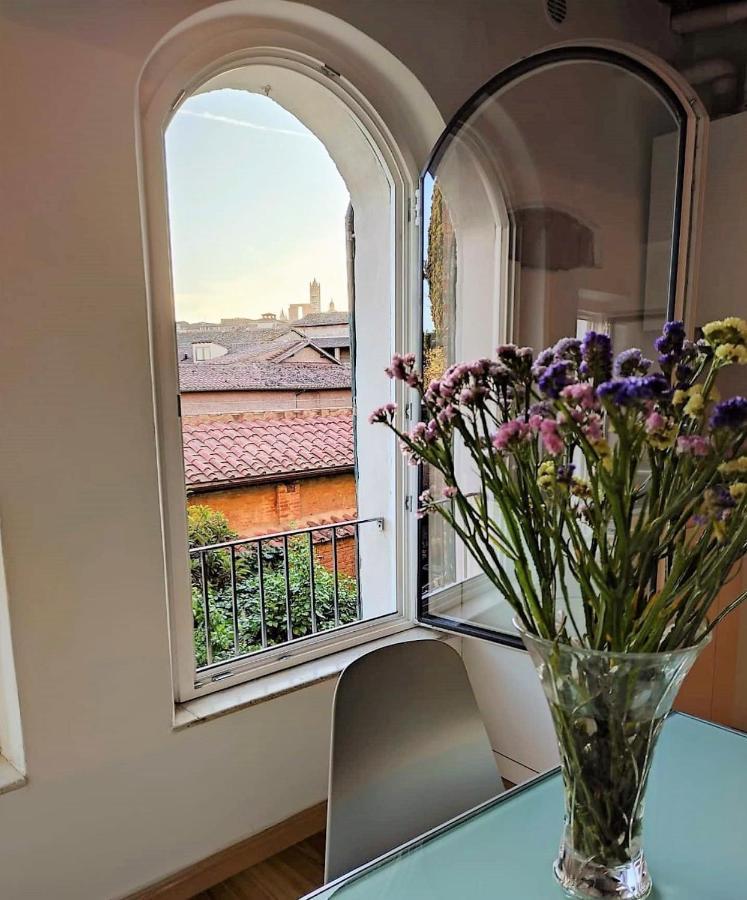 Casa Ilaria - Luminoso Appartamento Con Vista Nel Centro Storico Siena Exterior photo