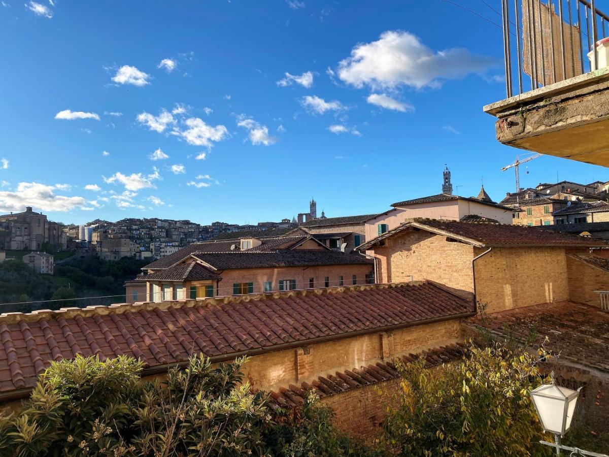 Casa Ilaria - Luminoso Appartamento Con Vista Nel Centro Storico Siena Exterior photo