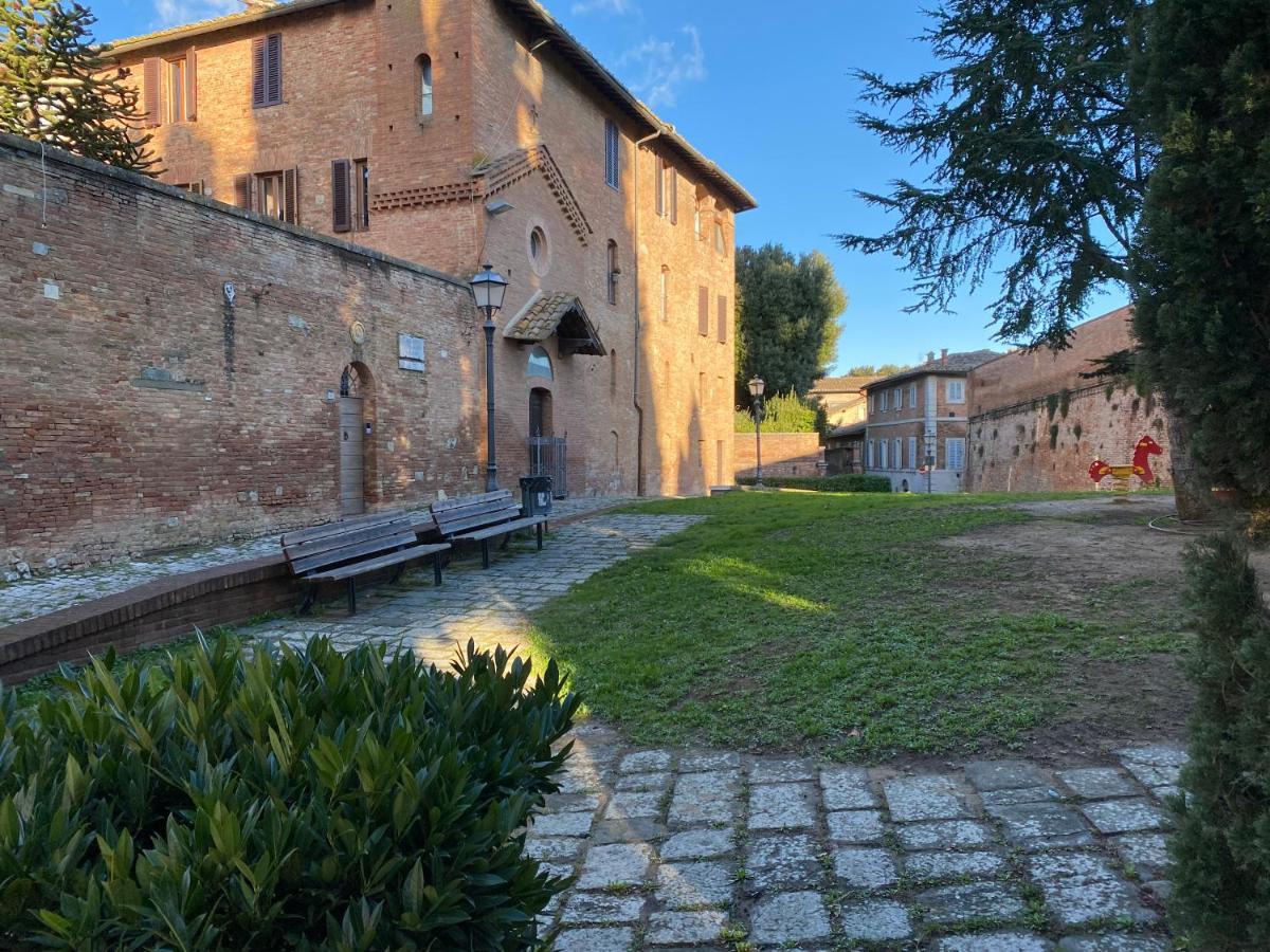 Casa Ilaria - Luminoso Appartamento Con Vista Nel Centro Storico Siena Exterior photo