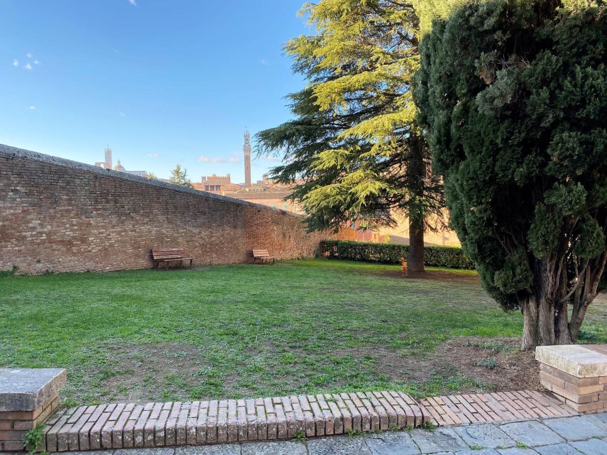 Casa Ilaria - Luminoso Appartamento Con Vista Nel Centro Storico Siena Exterior photo